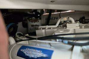 2001 Tiara Yachts 3800 Express thumbnail 8