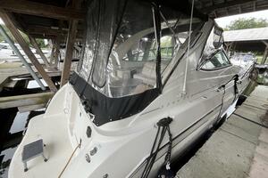 Low Fuss 33ft Maxum Yacht For Sale
