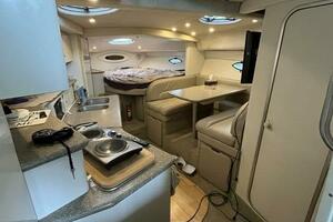 Low Fuss 33ft Maxum Yacht For Sale
