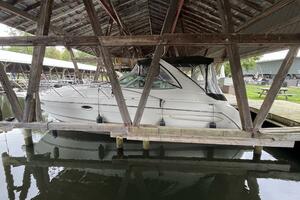 Low Fuss 33ft Maxum Yacht For Sale