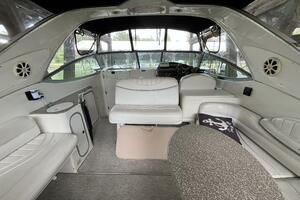 Low Fuss 33ft Maxum Yacht For Sale