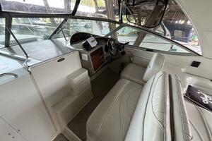 Low Fuss 33ft Maxum Yacht For Sale