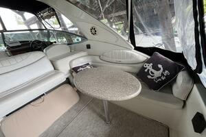 Low Fuss 33ft Maxum Yacht For Sale