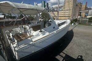 2023 Beneteau Oceanis 38.1 thumbnail 23