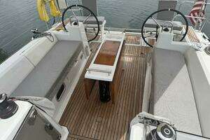 2023 Beneteau Oceanis 38.1 thumbnail 10