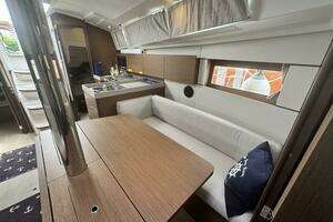 2023 Beneteau Oceanis 38.1 thumbnail 18