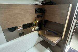 2023 Beneteau Oceanis 38.1 thumbnail 20
