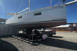 2023 Beneteau Oceanis 38.1 thumbnail 22