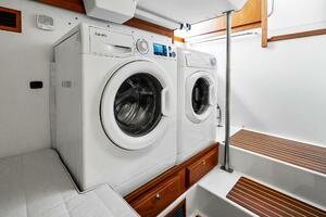 2019 Sabre 48 Flybridge HIGHLANDER