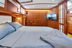2019 Sabre 48 Flybridge HIGHLANDER