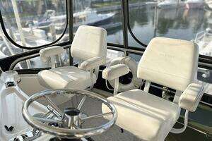 2002 Silverton 42 Convertible thumbnail 14