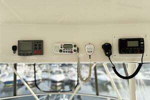 2002 Silverton 42 Convertible thumbnail 18
