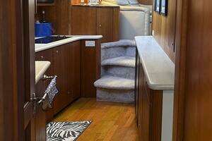 2002 Silverton 42 Convertible thumbnail 31