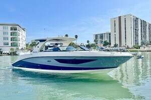  2024 Sea Ray SLX 350 Outboard Yacht For Sale in Clearwater FL