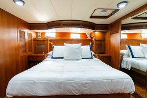 Master Stateroom Facing Starboard