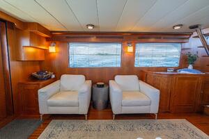 Salon Facing Port