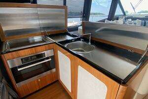 2014 Azimut Magellano 50 thumbnail 4