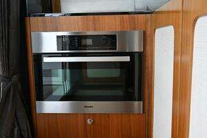 2014 Azimut Magellano 50 thumbnail 11