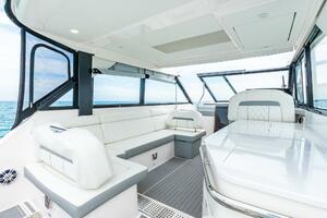 DA BETTER BOAT 36ft Regal Yacht For Sale