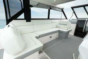 2022 Regal 36 Grande Coupe thumbnail 51