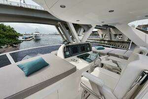 2012 Horizon P110 Tri-Deck thumbnail 33