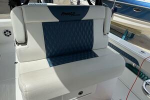 33ft Front Runner Yacht For Sale