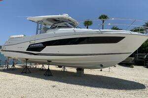  2021 Jeanneau Leader 12.5 WA Yacht For Sale in Jupiter FL