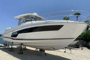  2021 Jeanneau Leader 12.5 WA Yacht For Sale in Jupiter FL