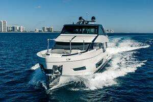2021 Ocean Alexander 27 Explorer thumbnail 3