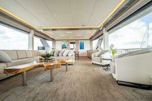 2021 Ocean Alexander 27 Explorer thumbnail 9