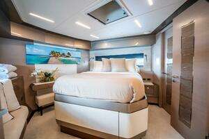 2021 Ocean Alexander 27 Explorer thumbnail 44