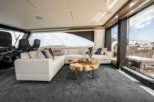 2021 Ocean Alexander 27 Explorer thumbnail 15
