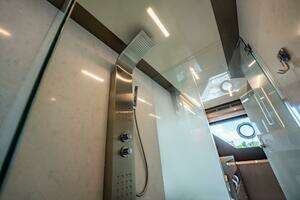 2021 Ocean Alexander 27 Explorer thumbnail 41