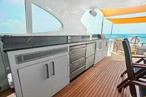 2006 Lazzara Yachts 84 Skylounge thumbnail 37