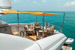 2006 Lazzara Yachts 84 Skylounge thumbnail 41