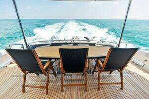 2006 Lazzara Yachts 84 Skylounge thumbnail 42