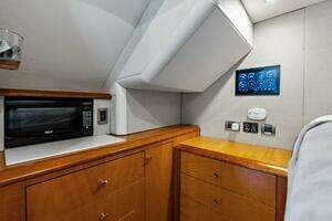 2006 Lazzara Yachts 84 Skylounge thumbnail 76
