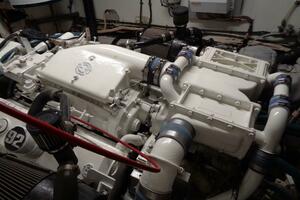 Ivory Lady 70ft Hatteras Yacht For Sale