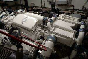 1987 Hatteras 70 Cockpit Motor Yacht thumbnail 108