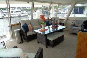 1987 Hatteras 70 Cockpit Motor Yacht thumbnail 19