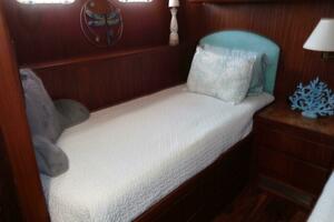 Ivory Lady 70ft Hatteras Yacht For Sale