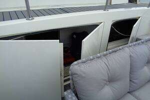 1987 Hatteras 70 Cockpit Motor Yacht thumbnail 14