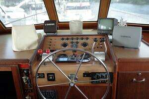 1987 Hatteras 70 Cockpit Motor Yacht thumbnail 42