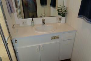 Ivory Lady 70ft Hatteras Yacht For Sale