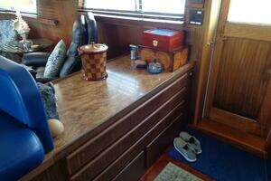 1987 Hatteras 70 Cockpit Motor Yacht thumbnail 40