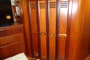 Ivory Lady 70ft Hatteras Yacht For Sale