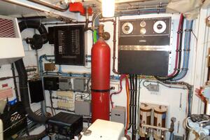 Ivory Lady 70ft Hatteras Yacht For Sale