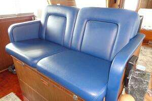 1987 Hatteras 70 Cockpit Motor Yacht thumbnail 46