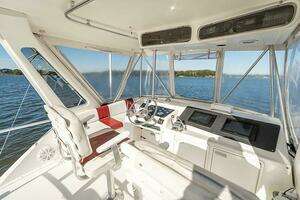 1999 Ocean Yachts 40 thumbnail 25