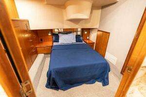 1999 Ocean Yachts 40 thumbnail 36